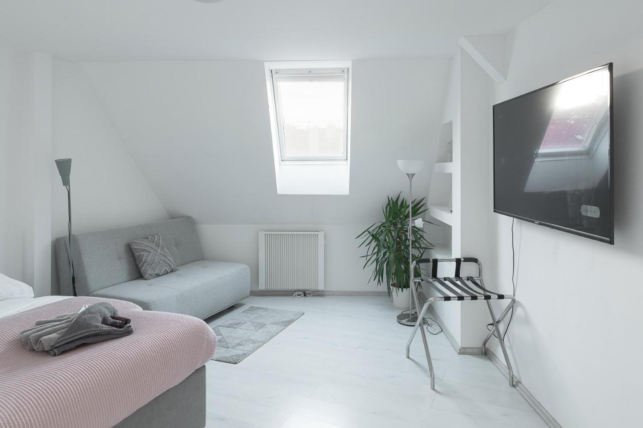 פראג Skolska Winter Terrace Apartment מראה חיצוני תמונה