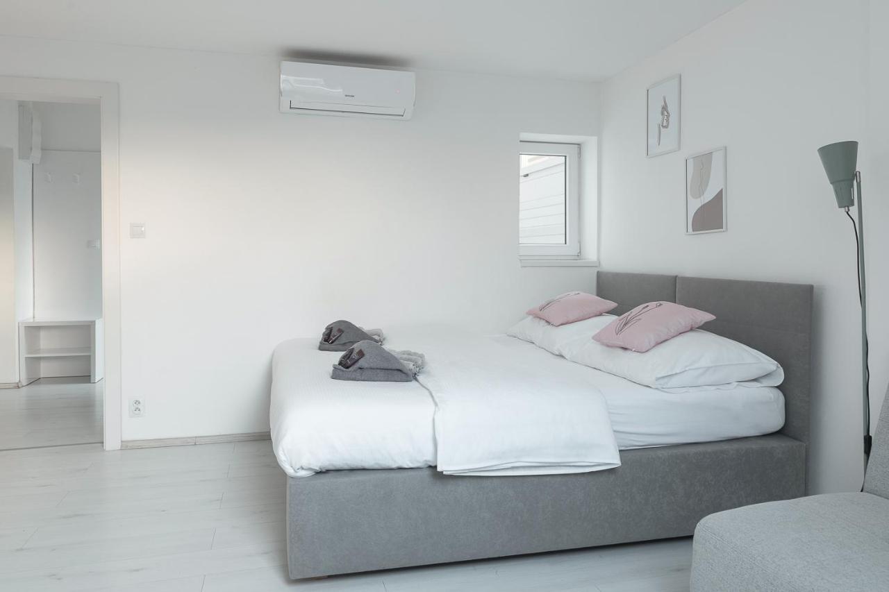 פראג Skolska Winter Terrace Apartment מראה חיצוני תמונה